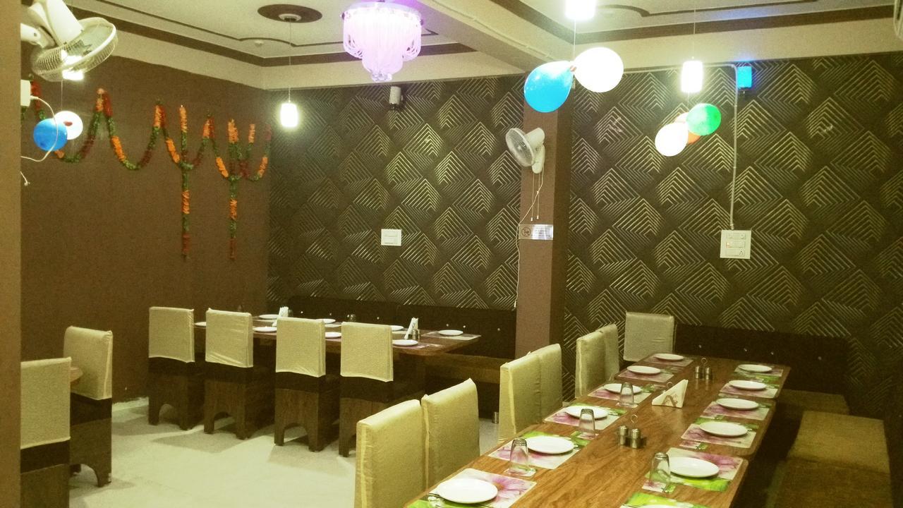 The Royal Hotel Chhatarpur Exterior photo