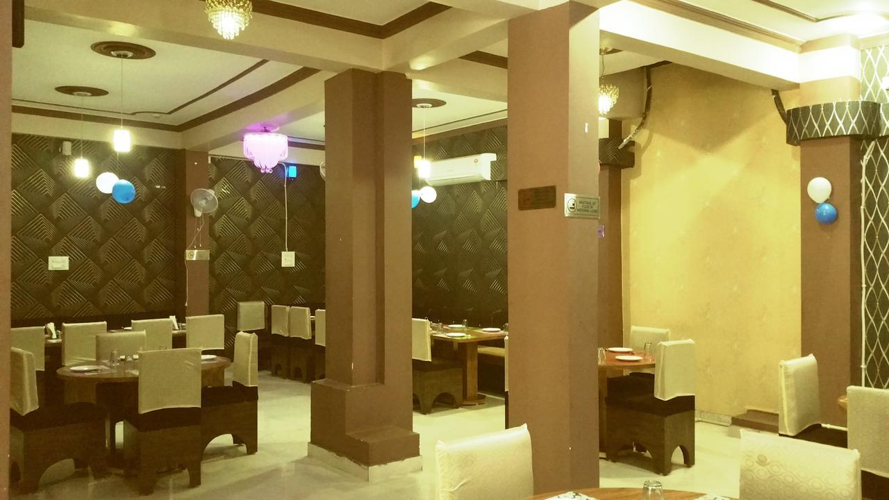 The Royal Hotel Chhatarpur Exterior photo