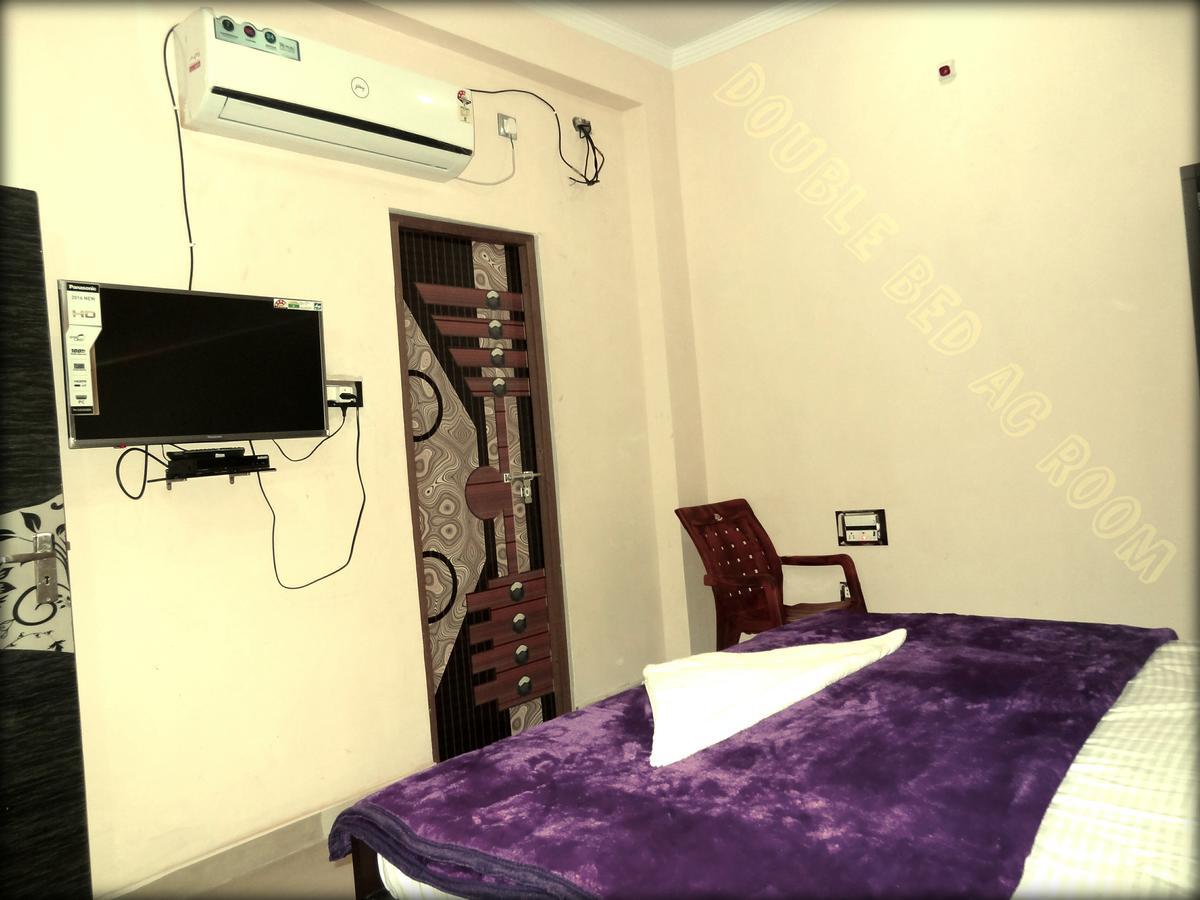 The Royal Hotel Chhatarpur Exterior photo