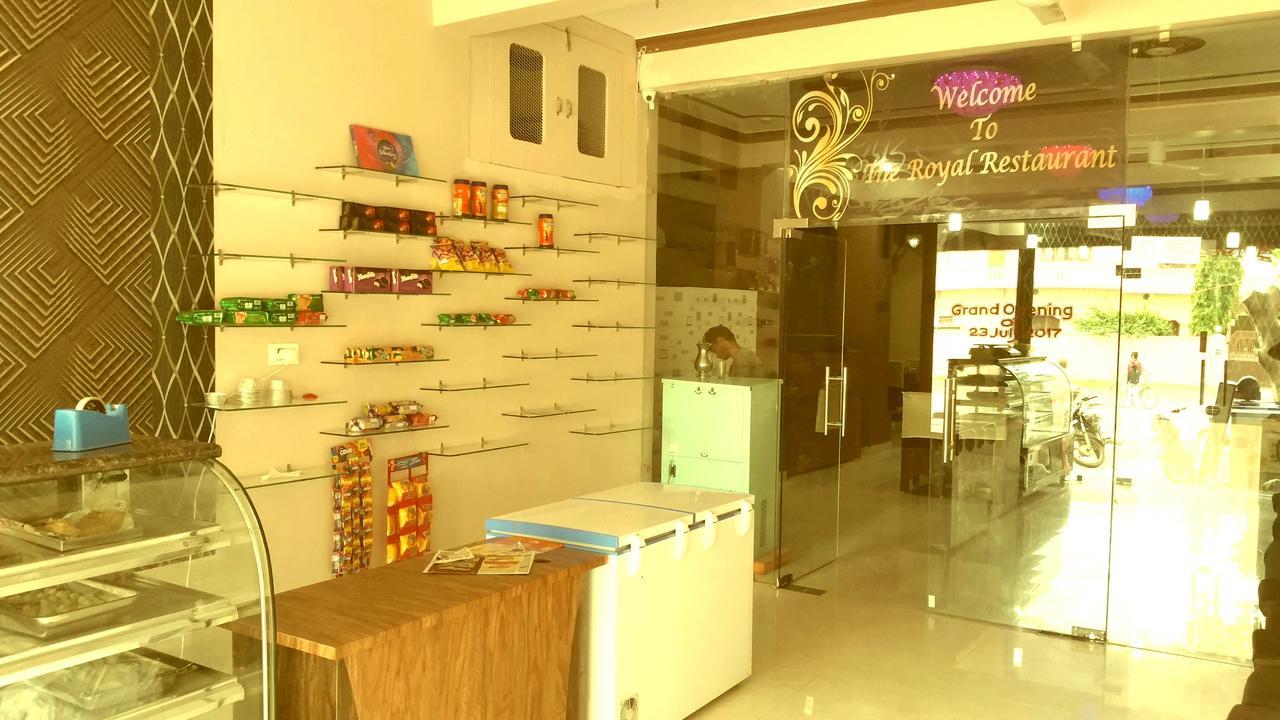 The Royal Hotel Chhatarpur Exterior photo