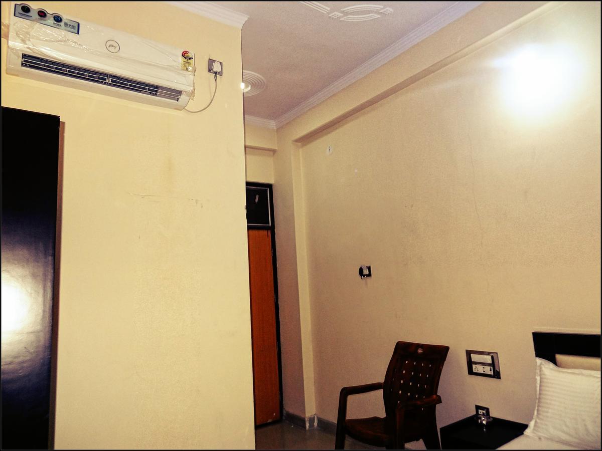 The Royal Hotel Chhatarpur Exterior photo